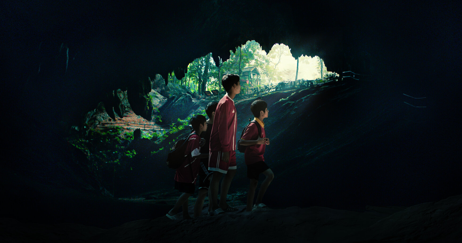 Кадр 4 з 13 бранців: Як ми вижили в тайській печері