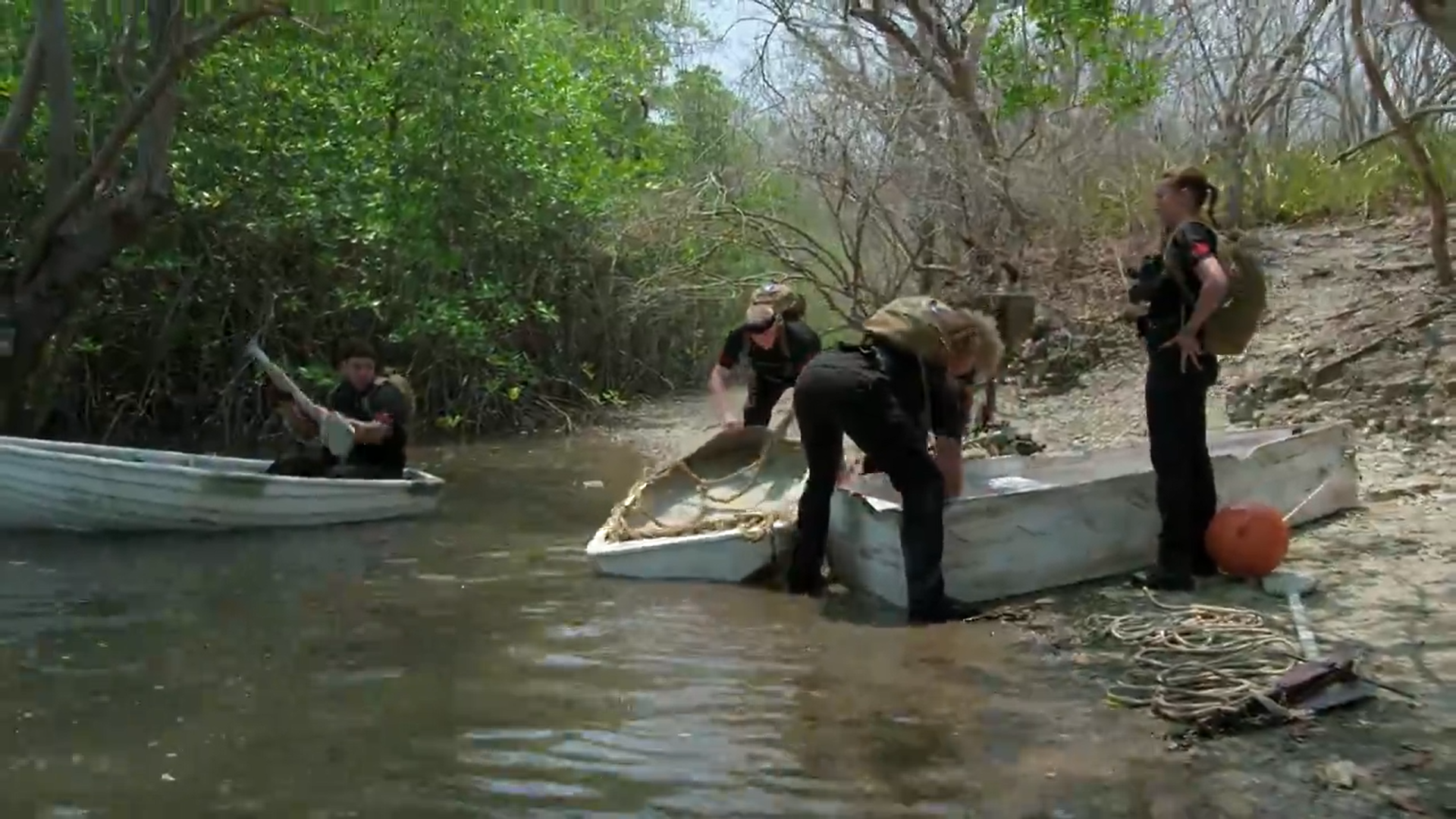 Кадр 4 з Беар Ґріллз: Полювання на знаменитостей 1 сезон