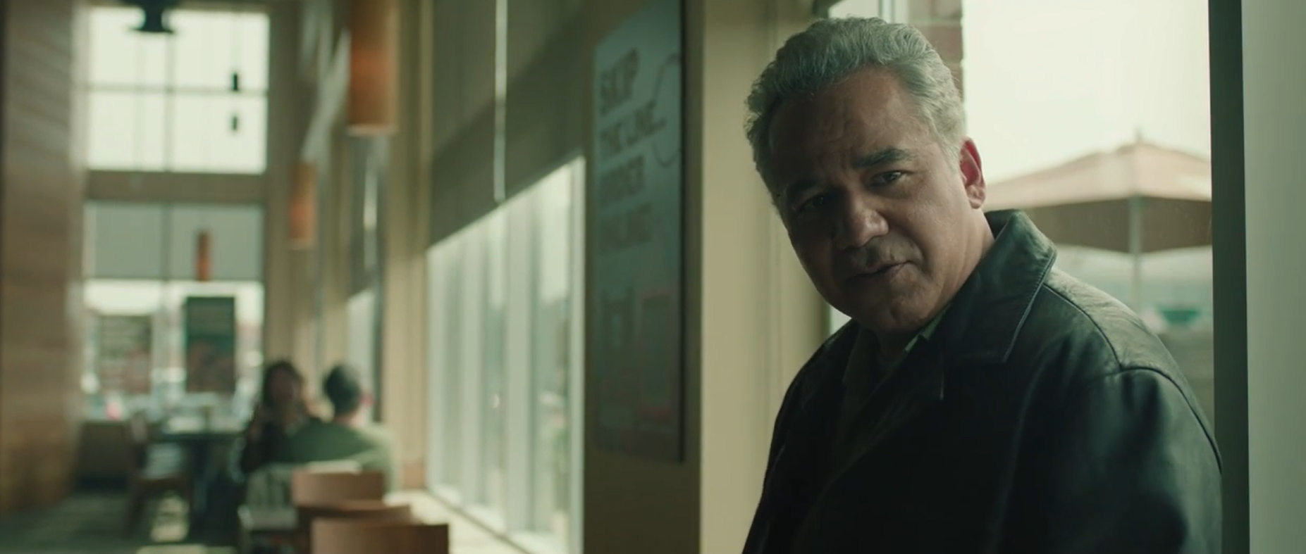 Кадр 3 з Безумство 1 сезон