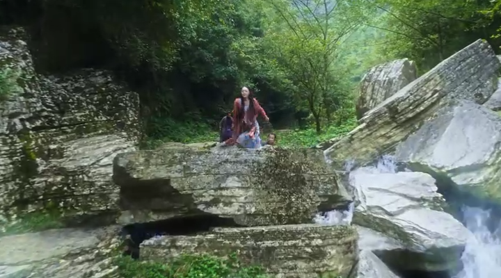 Кадр 3 з Благословенна дівчина 1 сезон