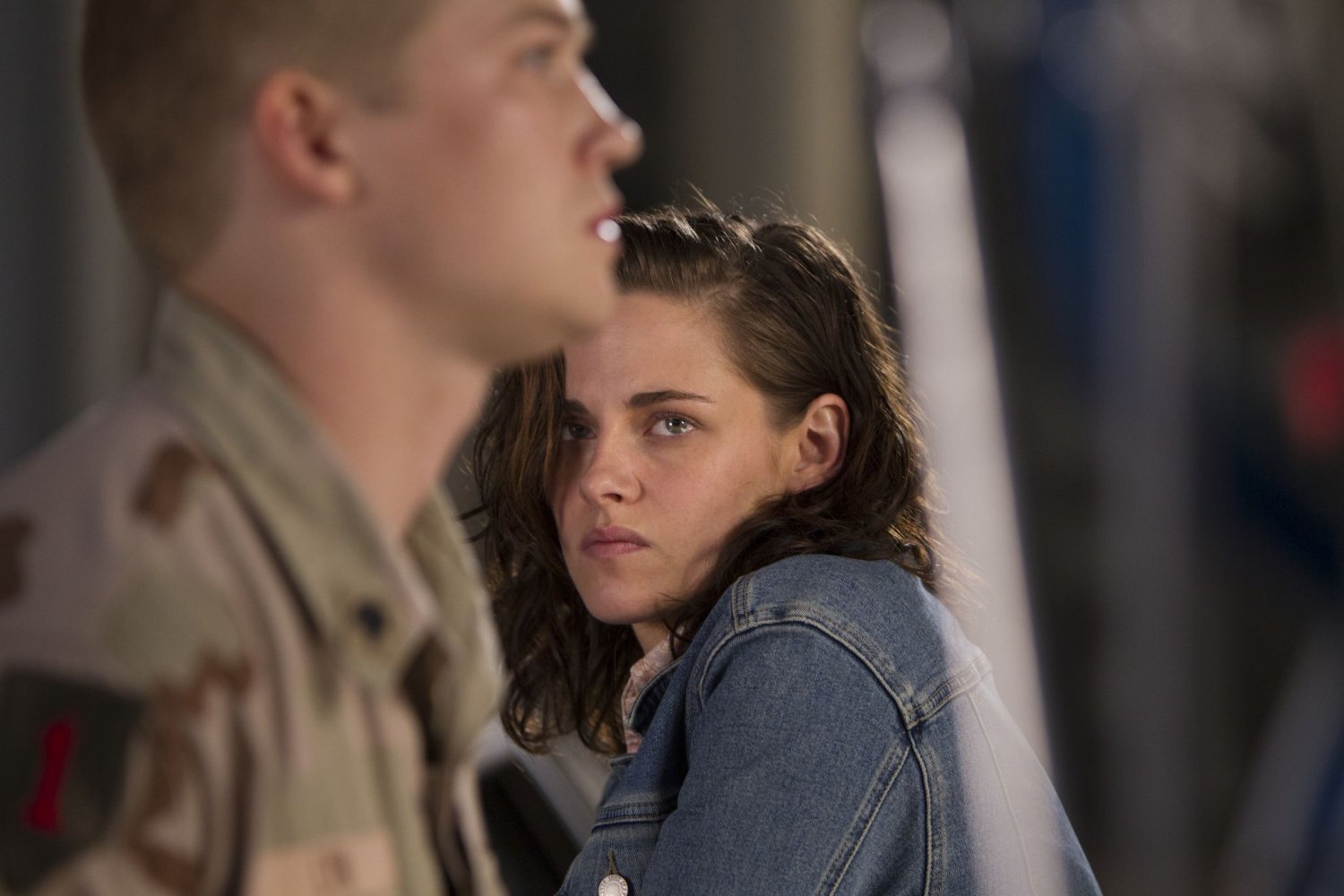 Кадр 4 з Біллі Лінн: Довга перерва посеред бою / Довга прогулянка Біллі Лінна в перерві футбольного матчу