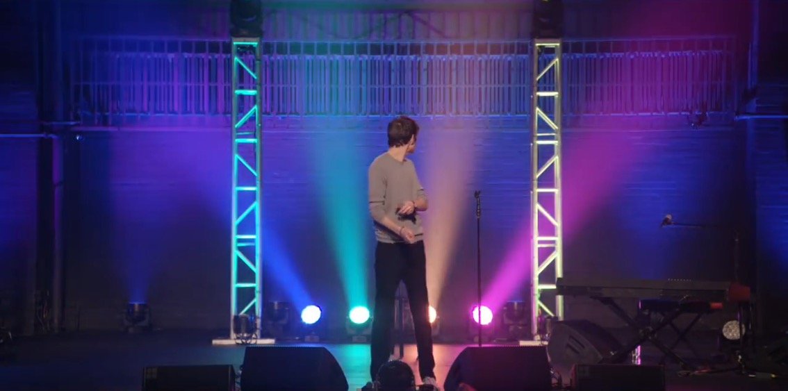 Кадр 2 з Бо Бернем: роби щастя