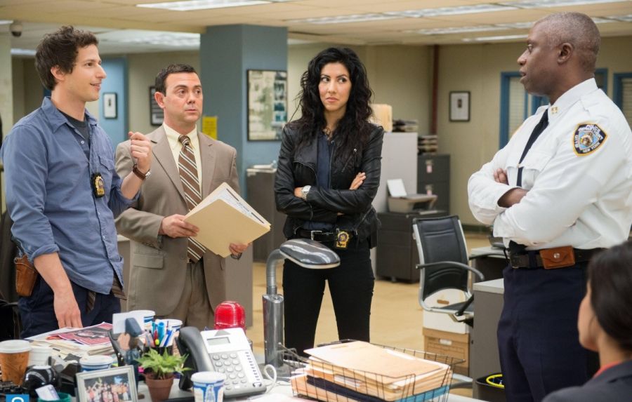 Кадр 3 з Бруклін 9-9 3 сезон