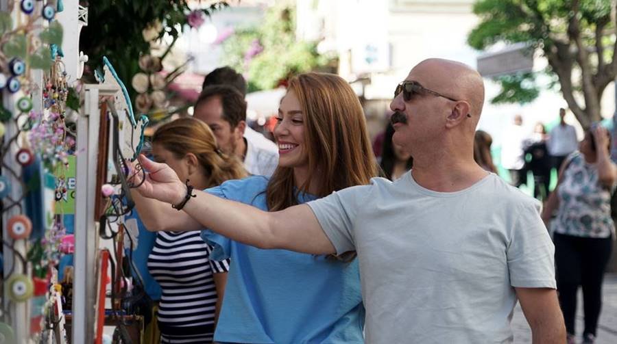 Кадр 1 з Час щастя 1 сезон