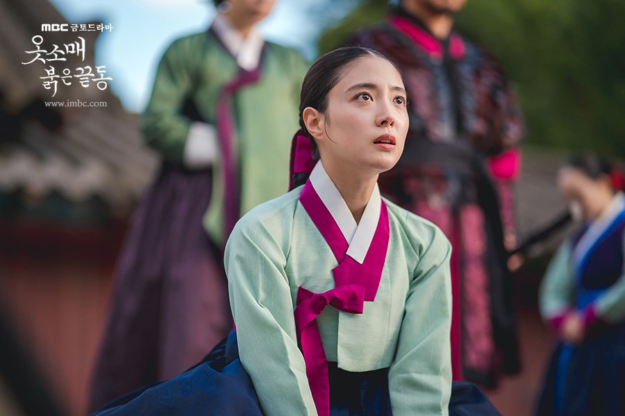 Кадр 2 з Червоний манжет 1 сезон