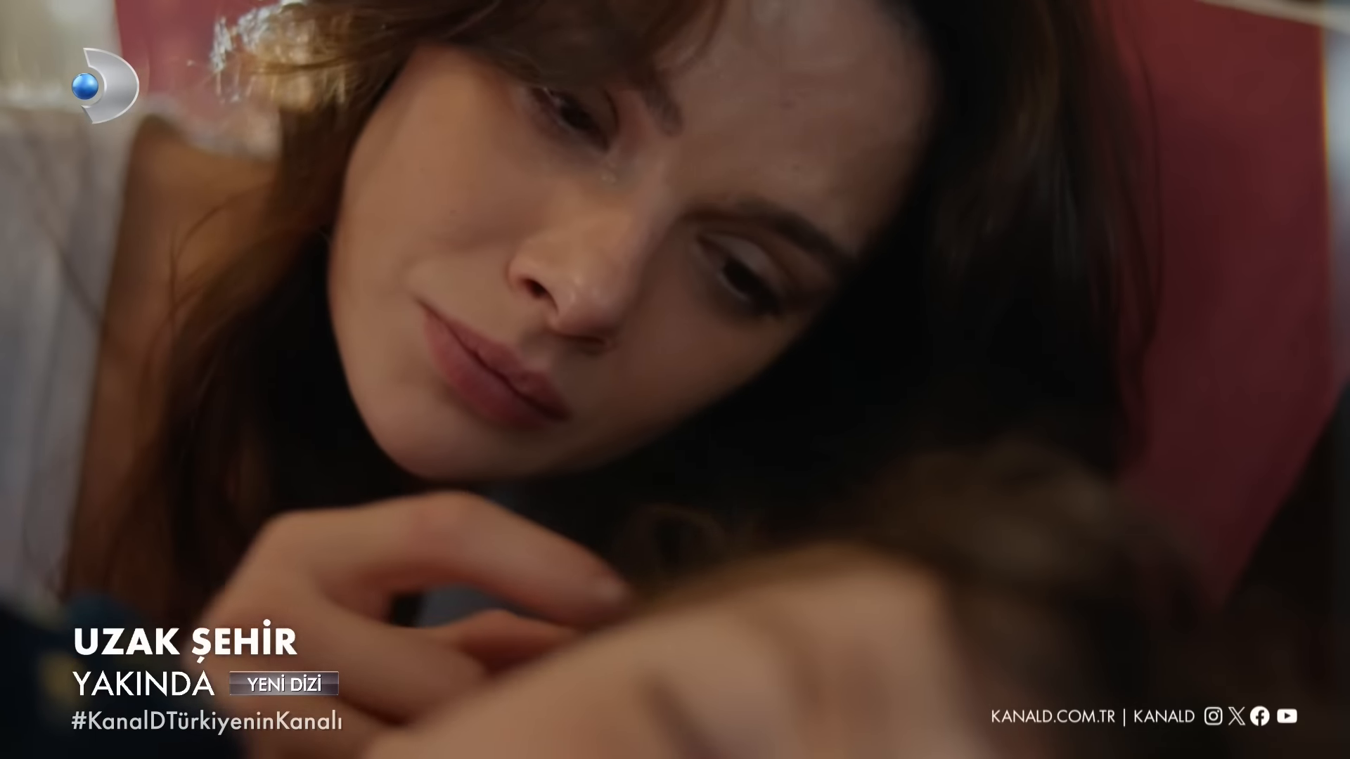 Кадр 3 з Далеке місто 1 сезон