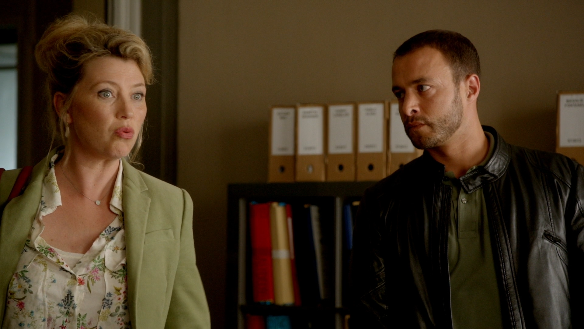 Кадр 2 з Детектив Ренуар / Кандіс Ренуар - детектив із декрету 10 сезон