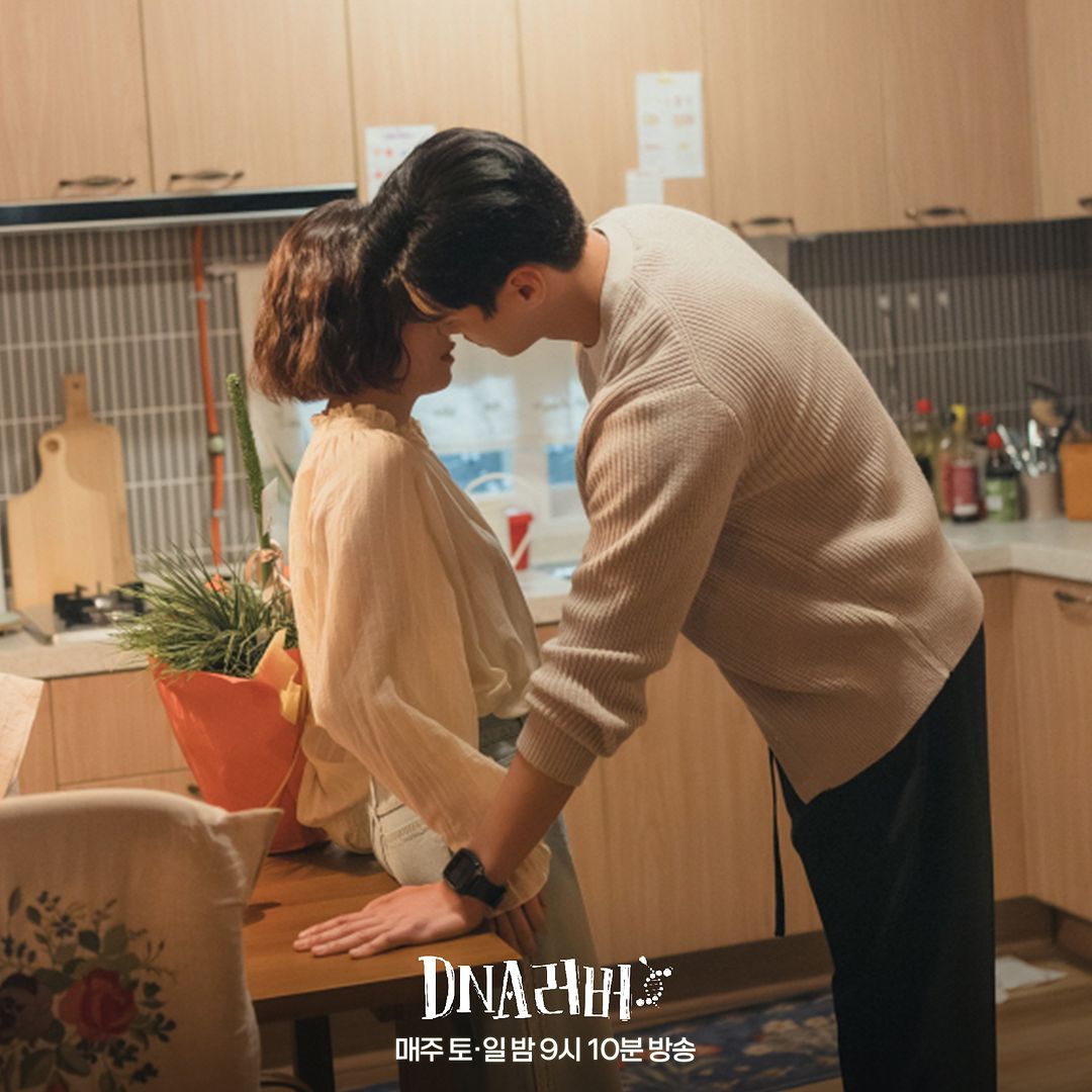 Кадр 2 з ДНК кохання 1 сезон