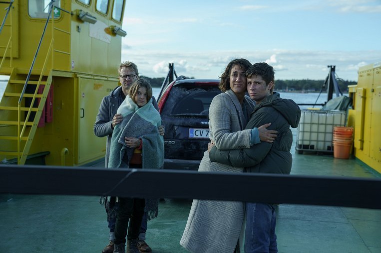 Кадр 4 з Ельфи 1 сезон