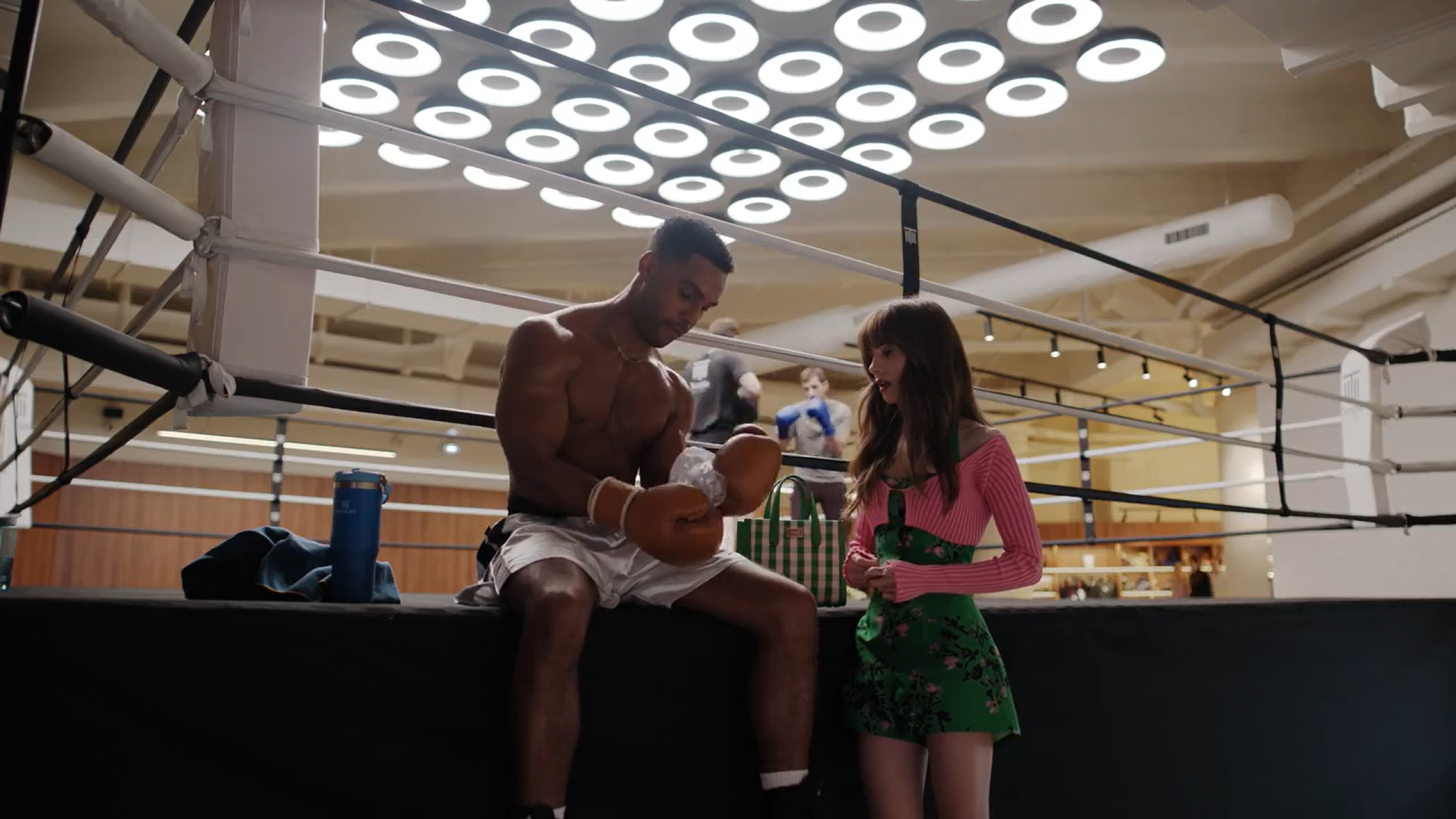 Кадр 3 з Емілі в Парижі 4 сезон