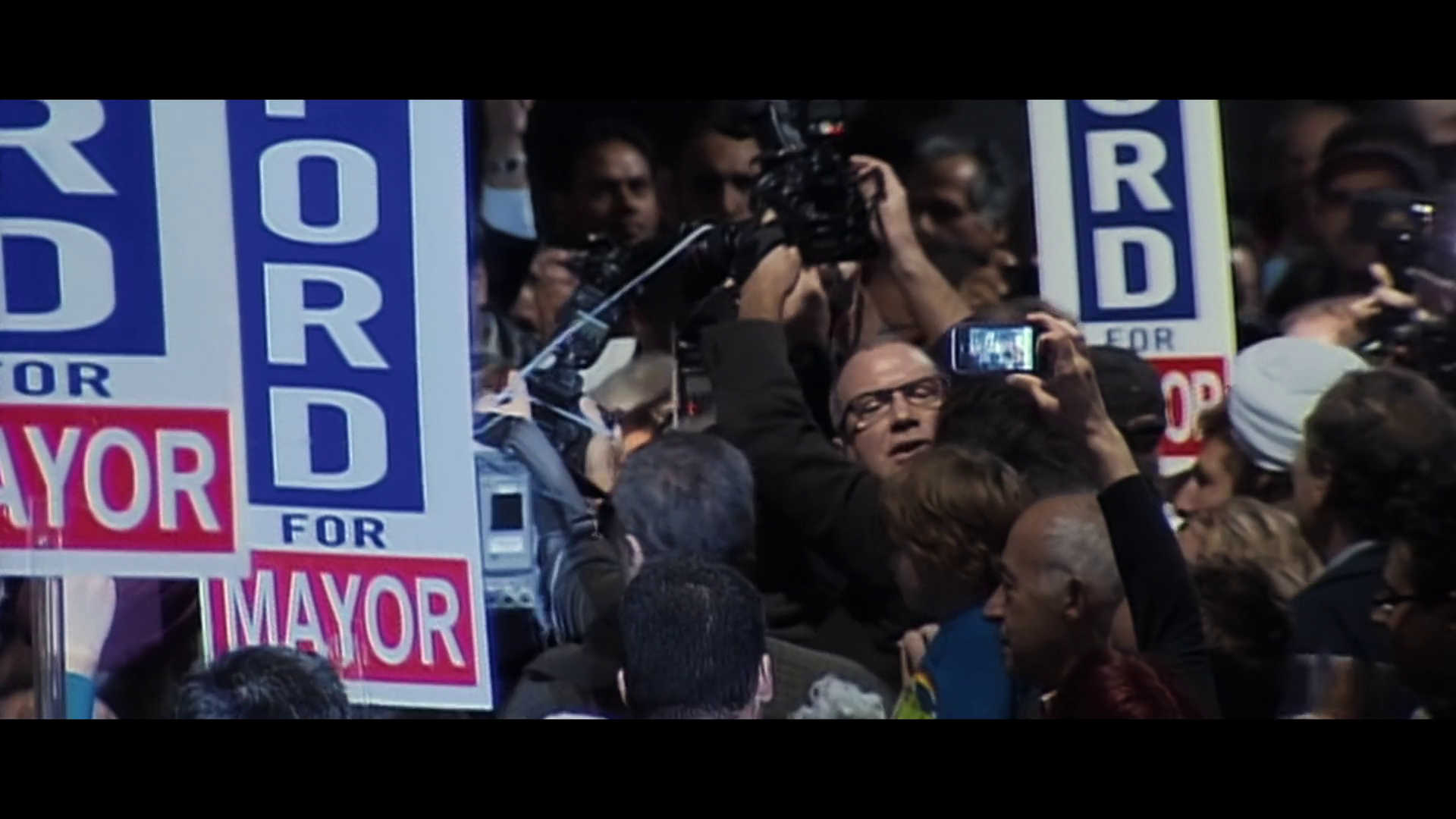 Кадр 4 з Фіаско: Мер хаосу