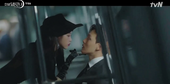 Кадр 1 з Готель дель Луна 1 сезон