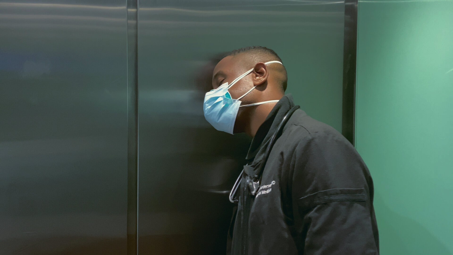 Кадр 4 з Єдність: Відвага під час кризи