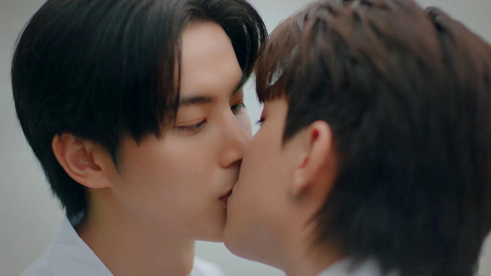 Кадр 4 з Хлопець з паралельного світу 1 сезон