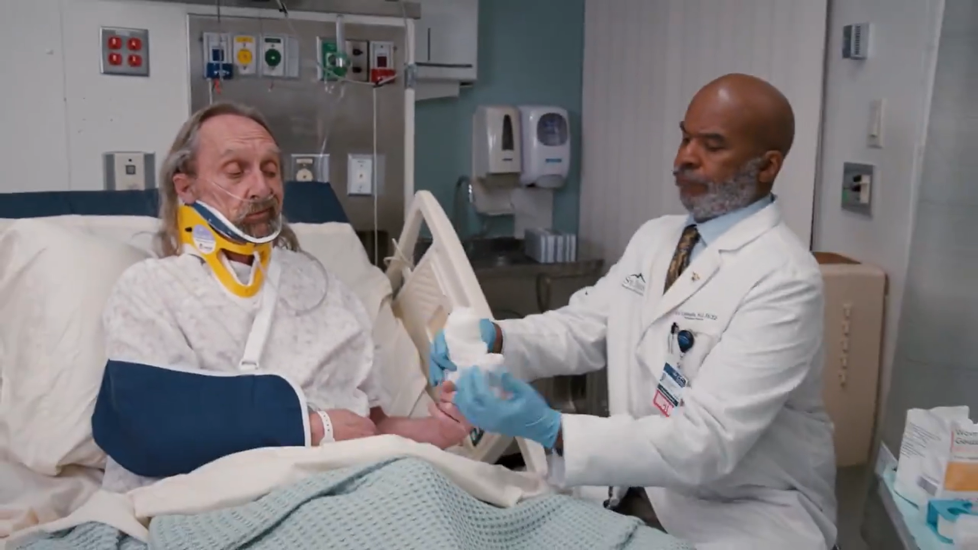 Кадр 3 з Клініка Святого Деніса 1 сезон