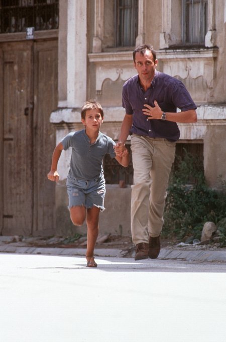 Кадр 2 з Ласкаво просимо до Сараєва