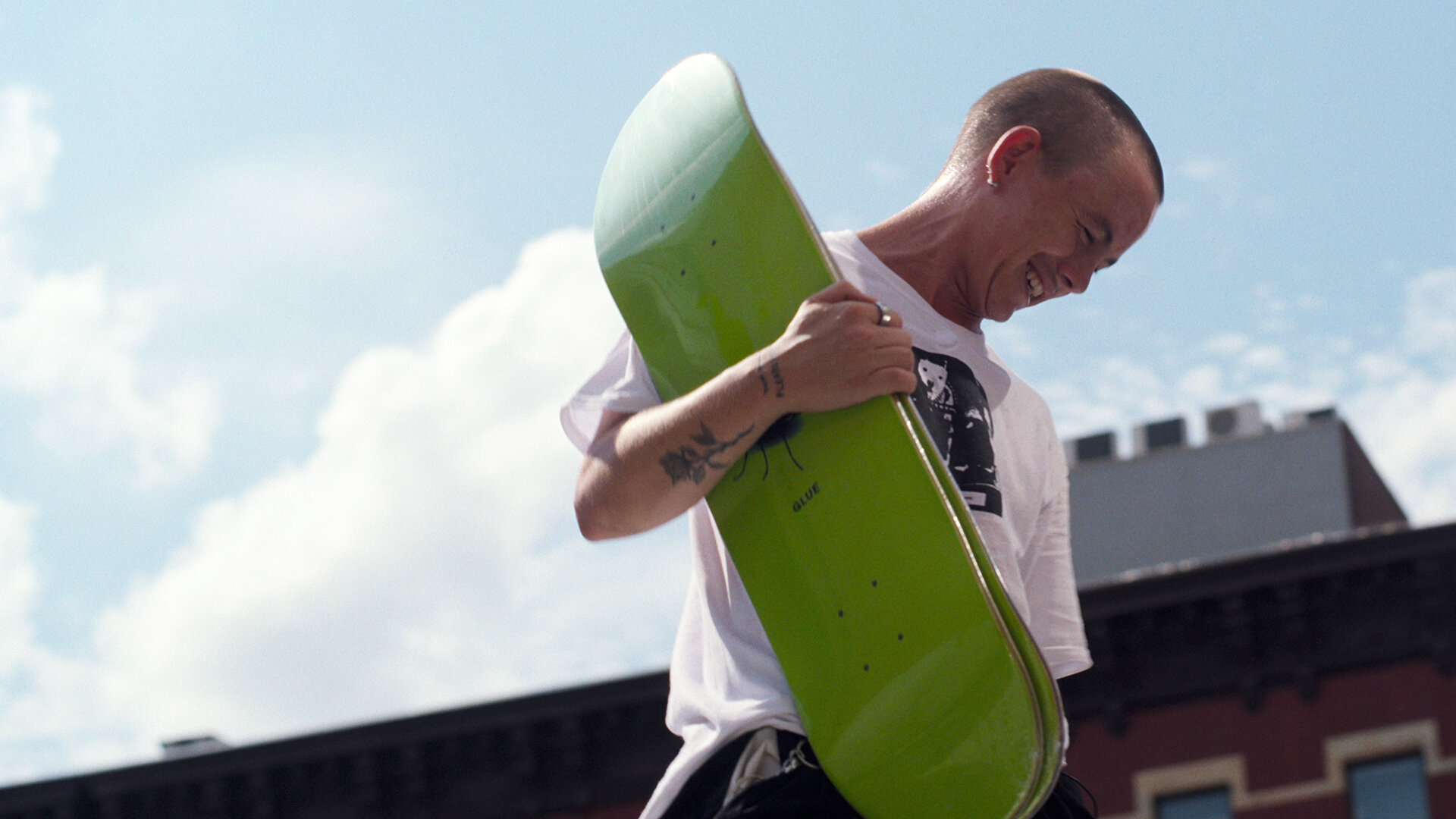 Кадр 3 з Лео Бейкер: Тримай рівновагу