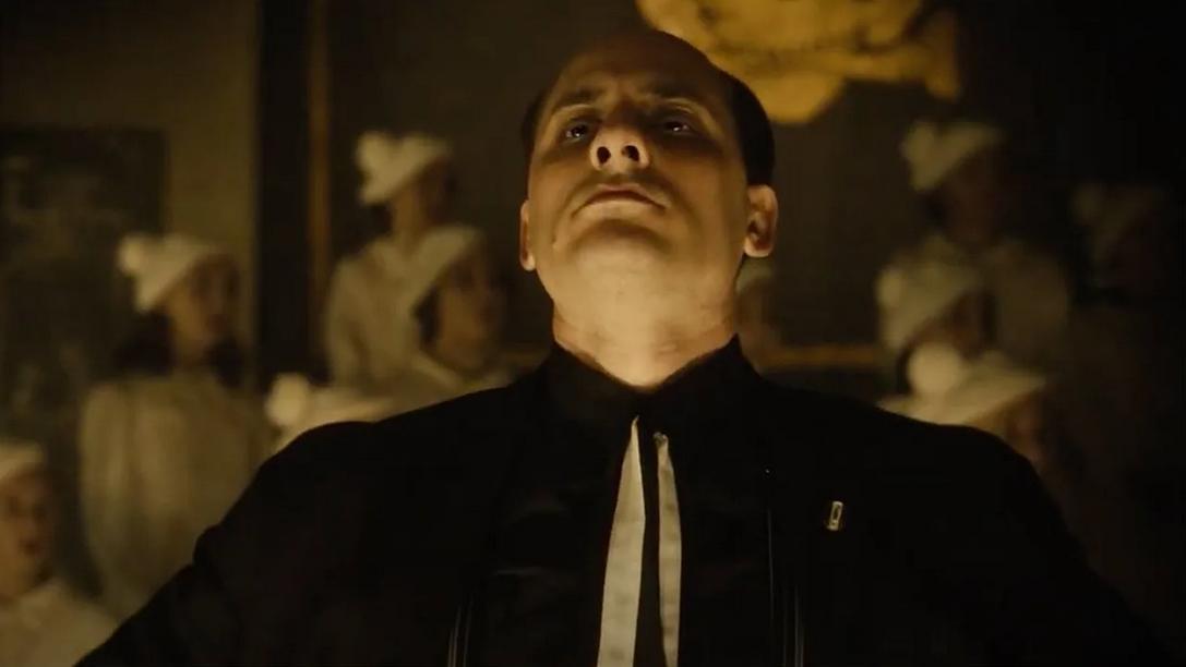 Кадр 2 з М. Син століття 1 сезон