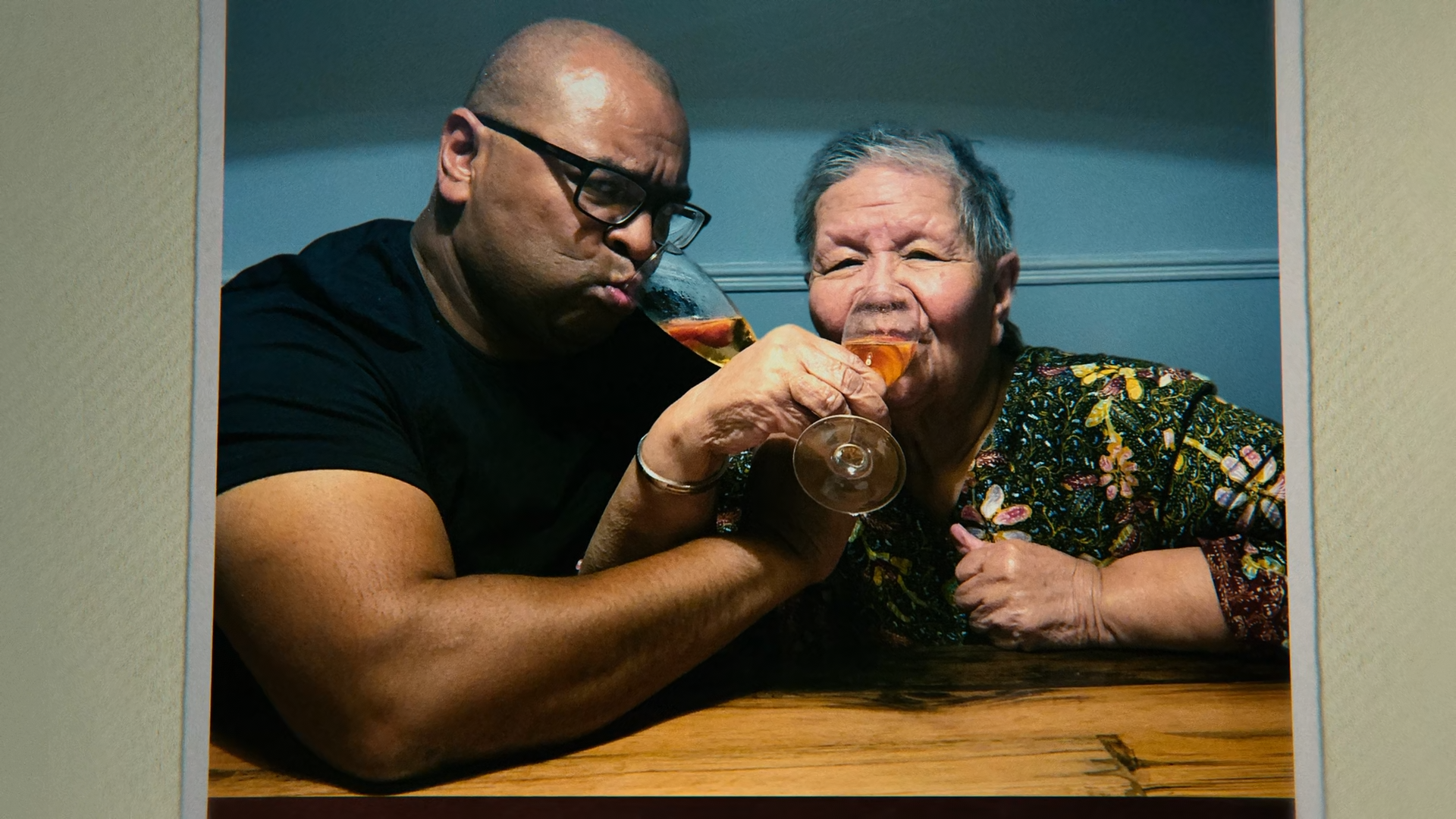 Кадр 2 з Мама-аферистка