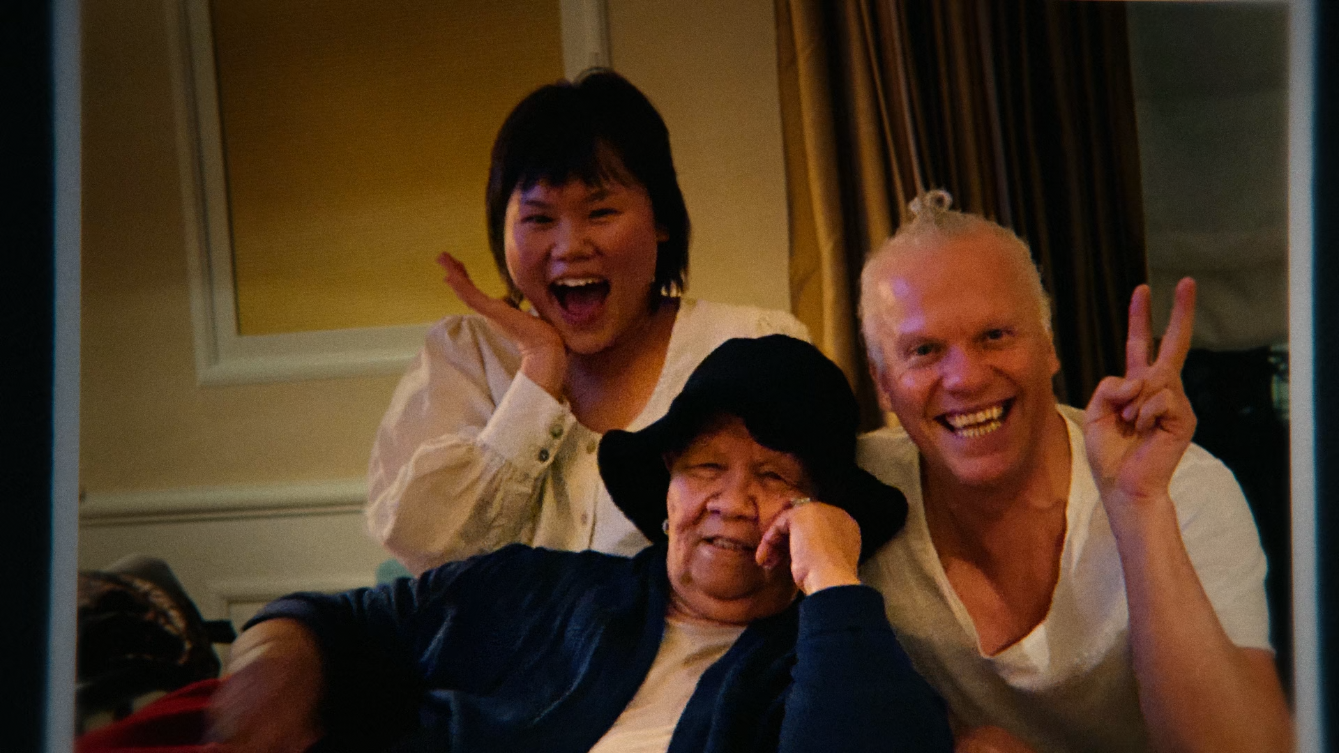 Кадр 3 з Мама-аферистка