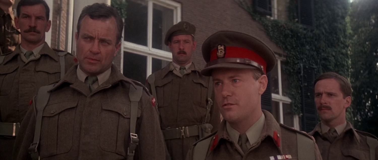 Кадр 3 з Міст надто далеко