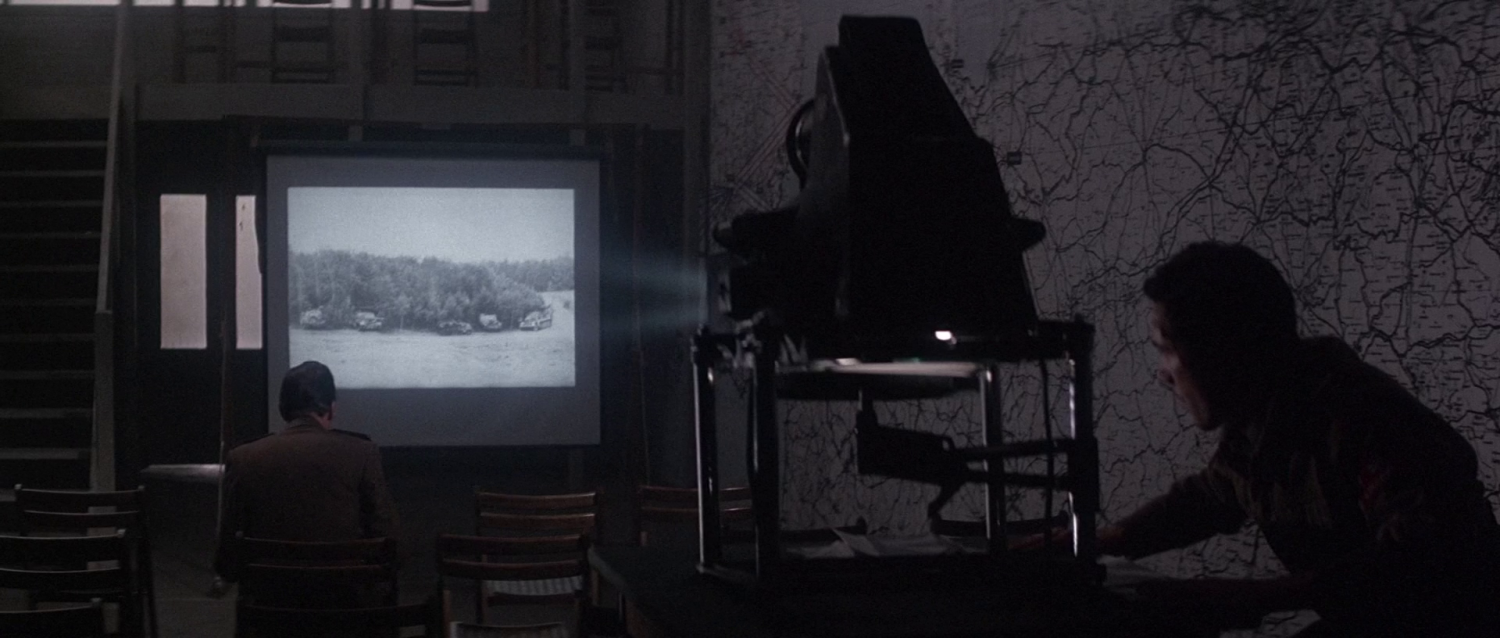 Кадр 4 з Міст надто далеко