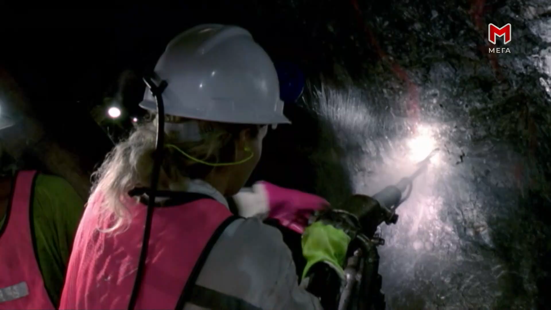 Кадр 3 з Мисливці за скарбами 1 сезон