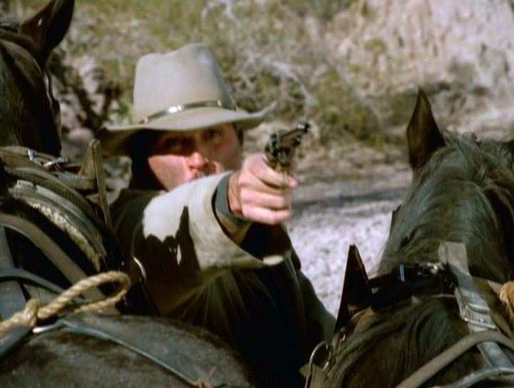 Кадр 2 з На тому стоємо / Тверда земля / Важка земля