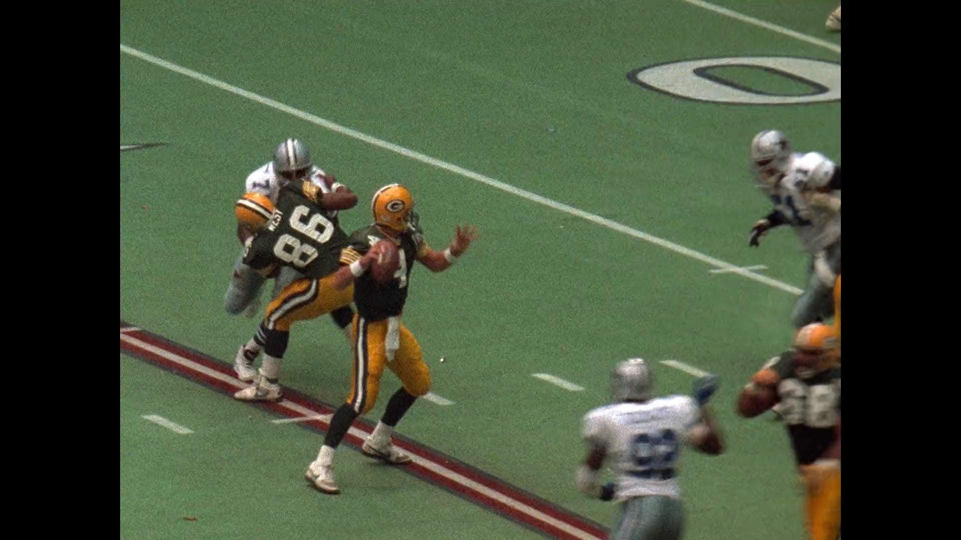 Кадр 3 з Нерозказане: Падіння Бретта Фарва