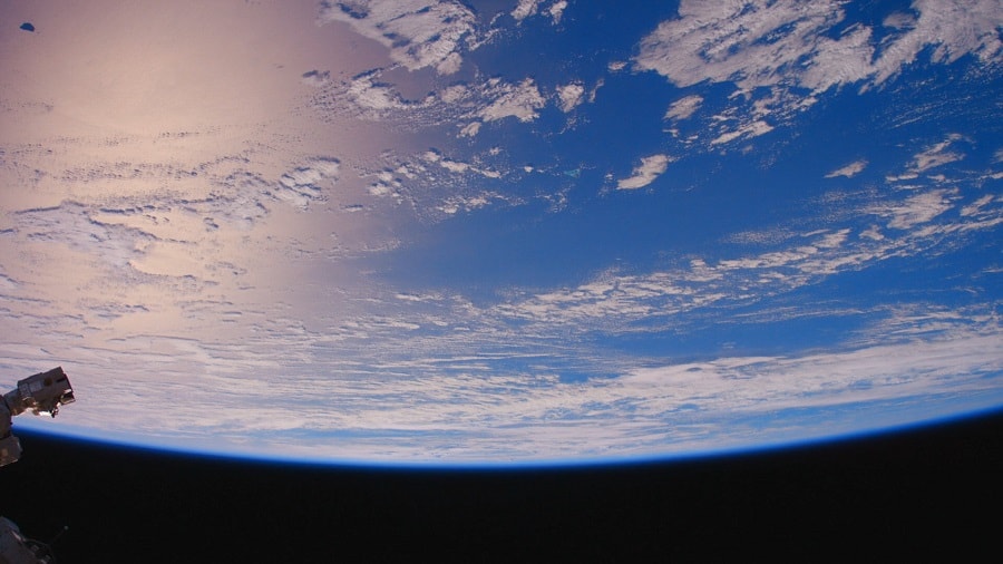 Кадр 1 з Невідома планета Земля 1 сезон