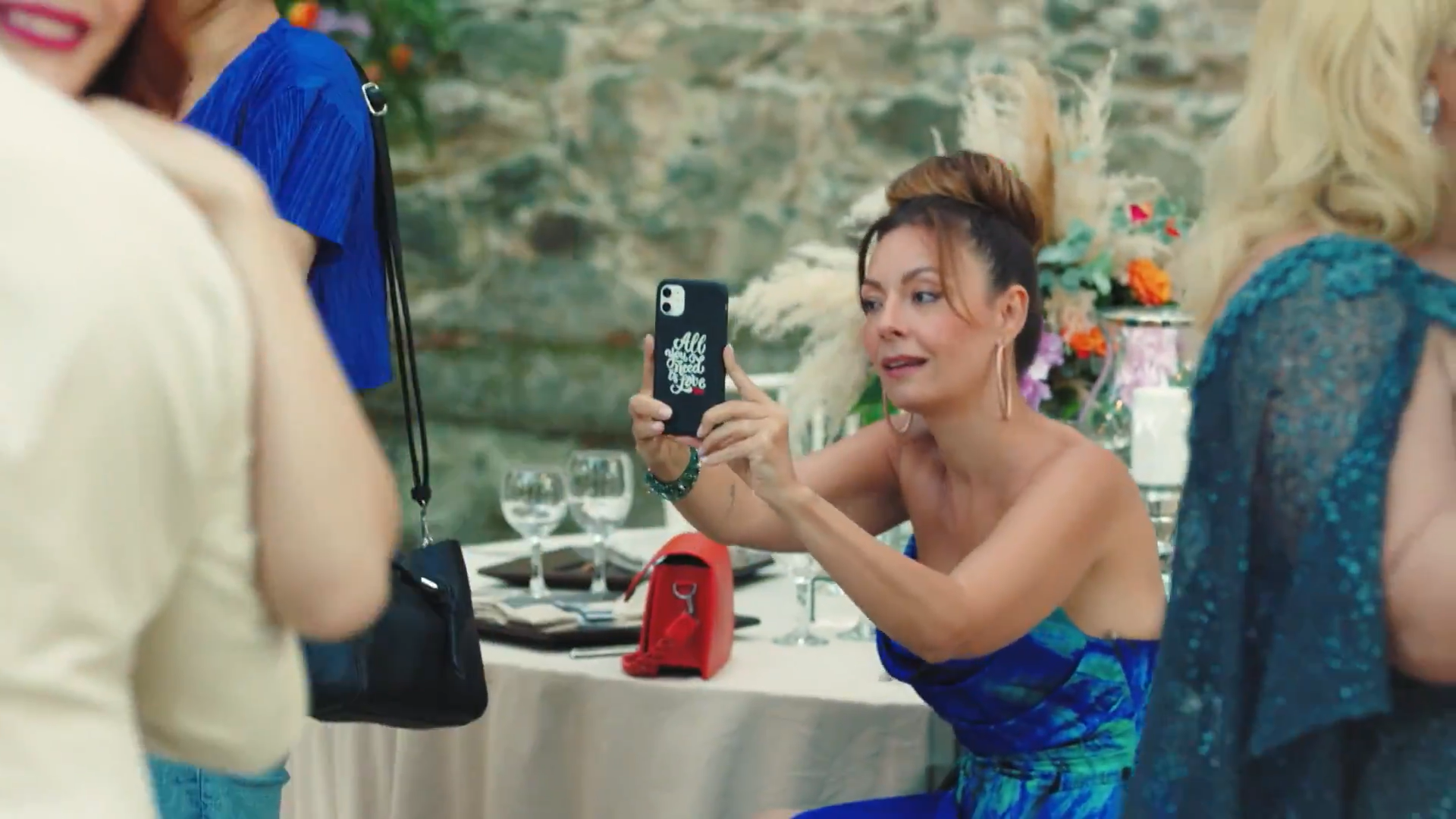 Кадр 2 з Невірний 2 сезон