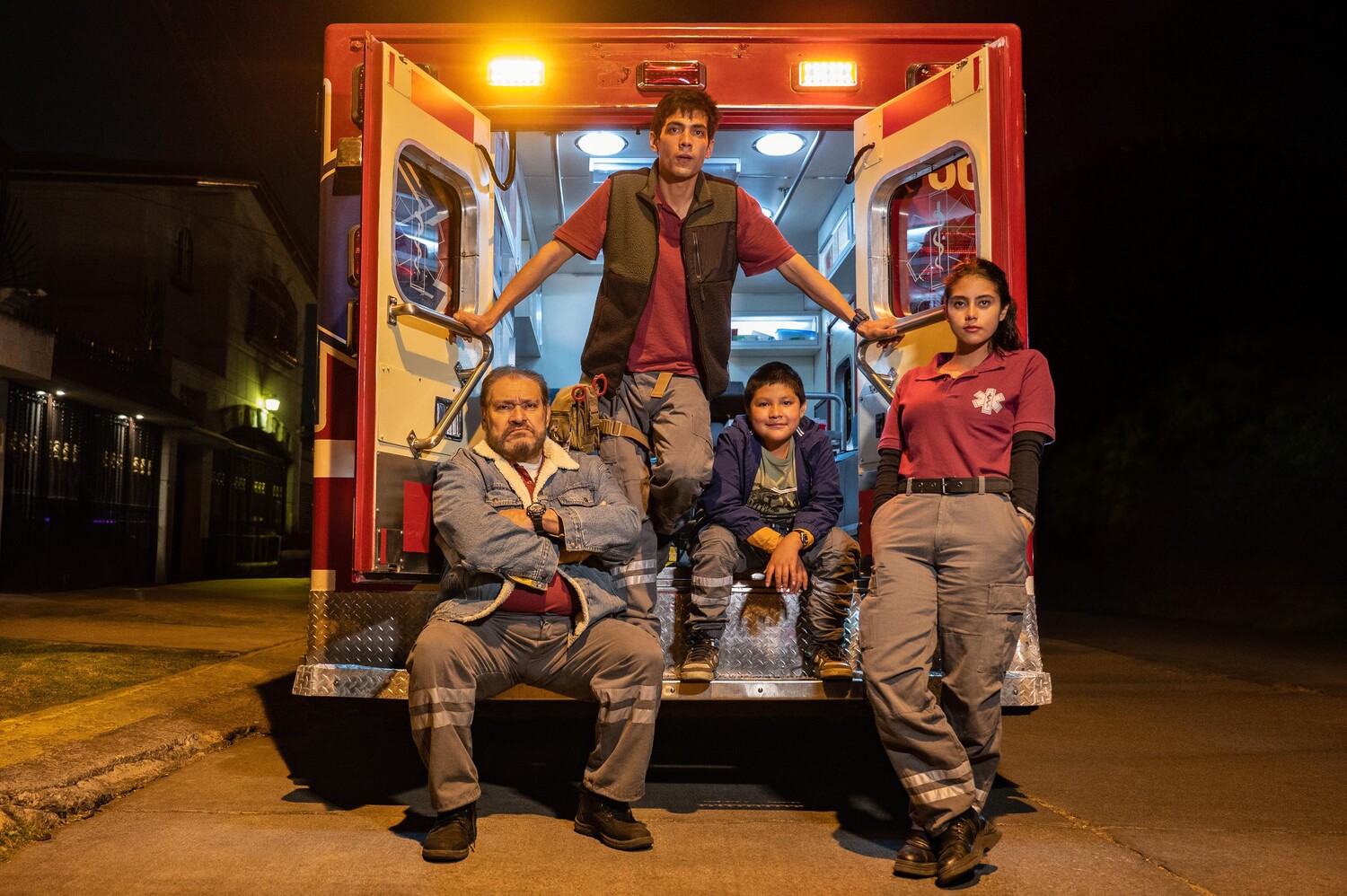 Кадр 1 з Опівнічна сім'я / НІчна швидка 1 сезон