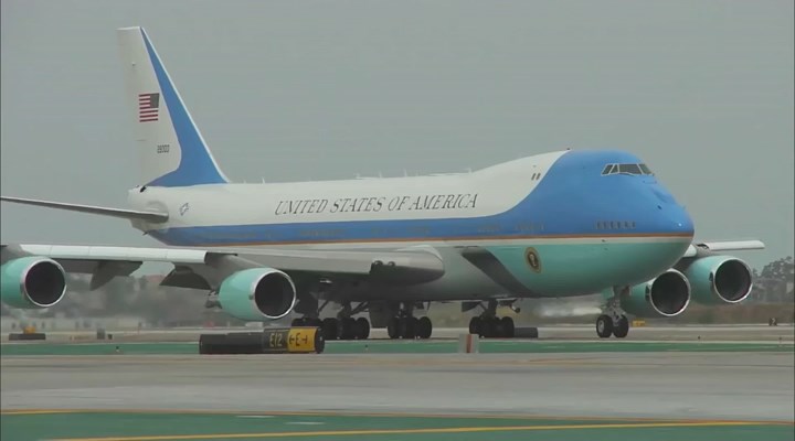 Кадр 3 з Падіння борту №1 1 сезон