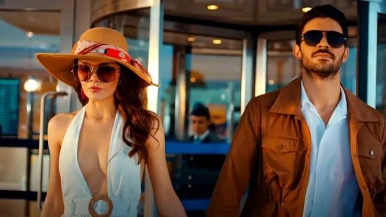 Кадр 2 з Під прикриттям 1 сезон