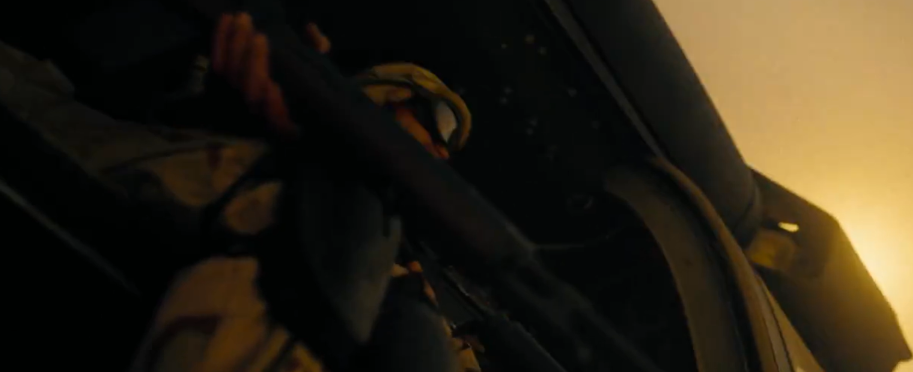 Кадр 1 з Пережити падіння Чорного яструба 1 сезон