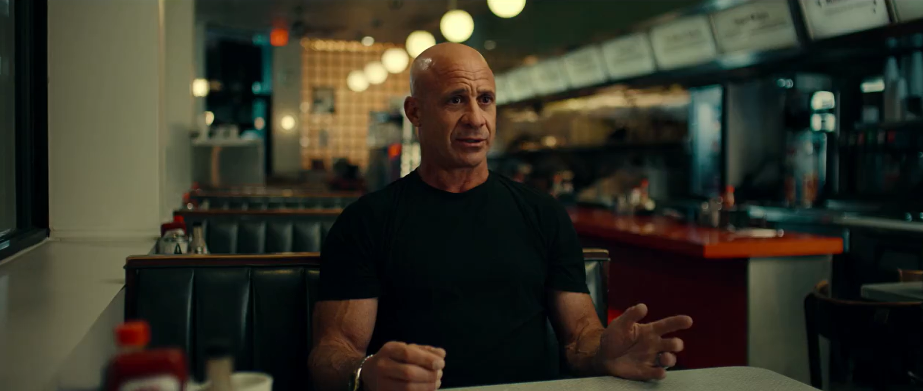 Кадр 4 з Пережити падіння Чорного яструба 1 сезон