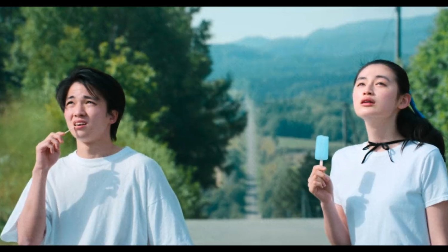 Кадр 4 з Перше кохання 1 сезон