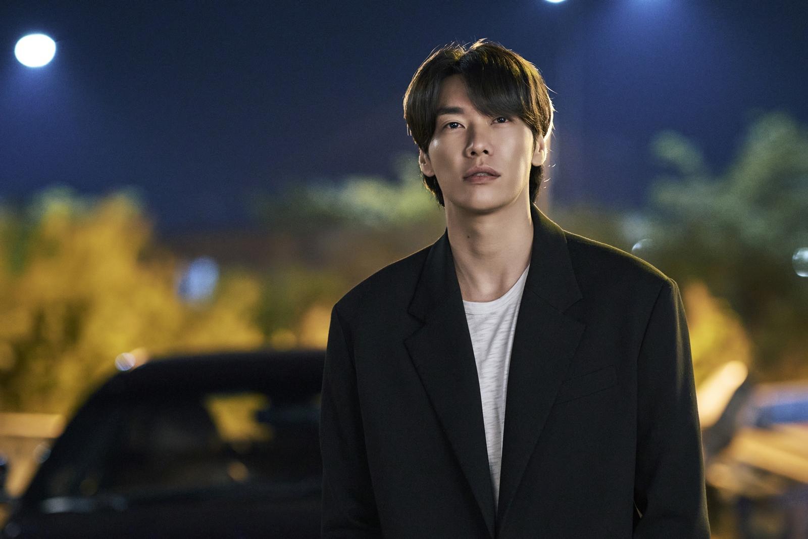 Кадр 1 з По лезу ножа 1 сезон