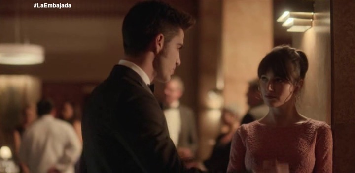 Кадр 4 з Посольство 1 сезон