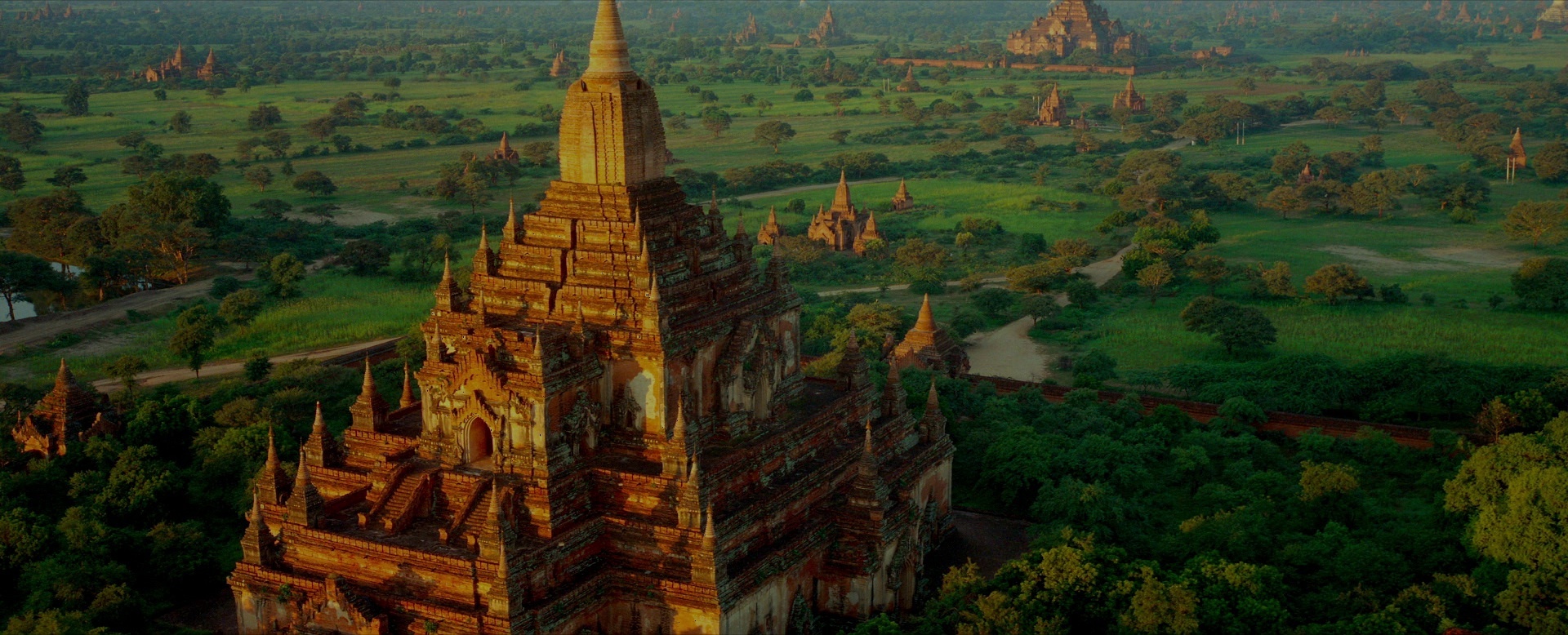 Кадр 3 з Самсара / Сансара