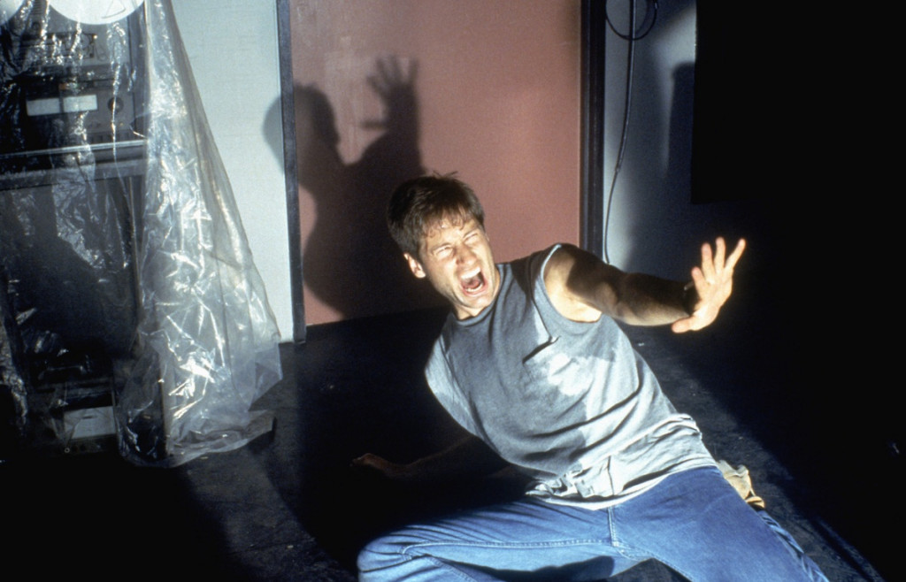 Кадр 2 з Секретні матеріали / Цілком таємно 1 сезон