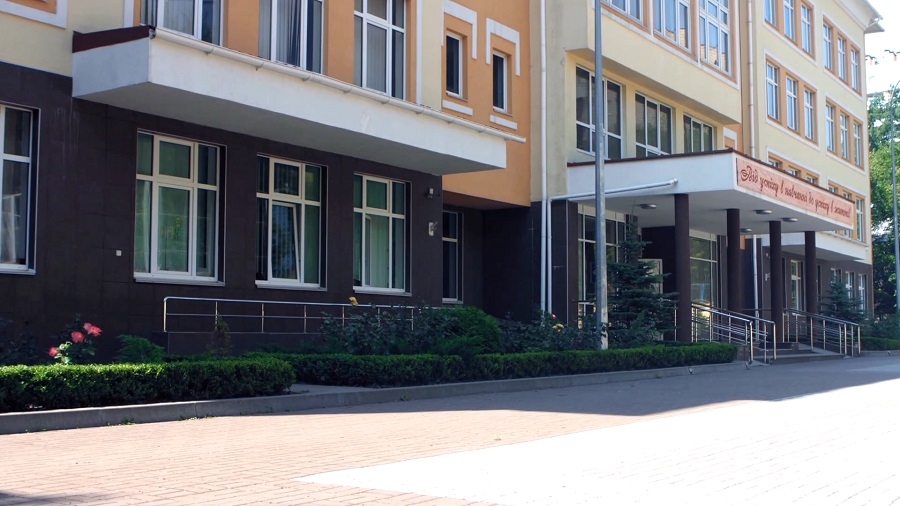 Кадр 3 з Школа 1 сезон