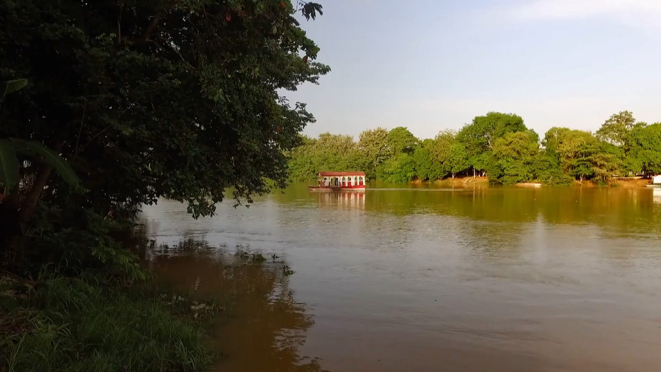 Кадр 3 з Сіну, ріка пристрастей 1 сезон