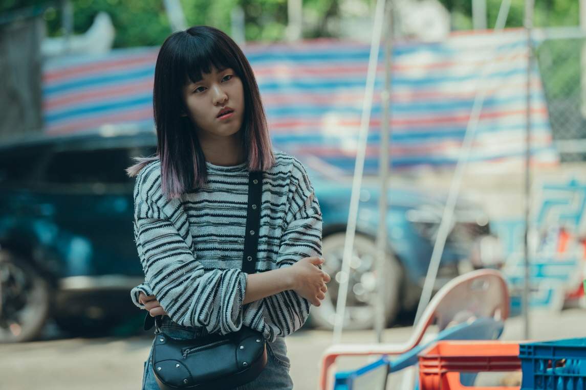 Кадр 2 з Слабкий Герой 2 сезон