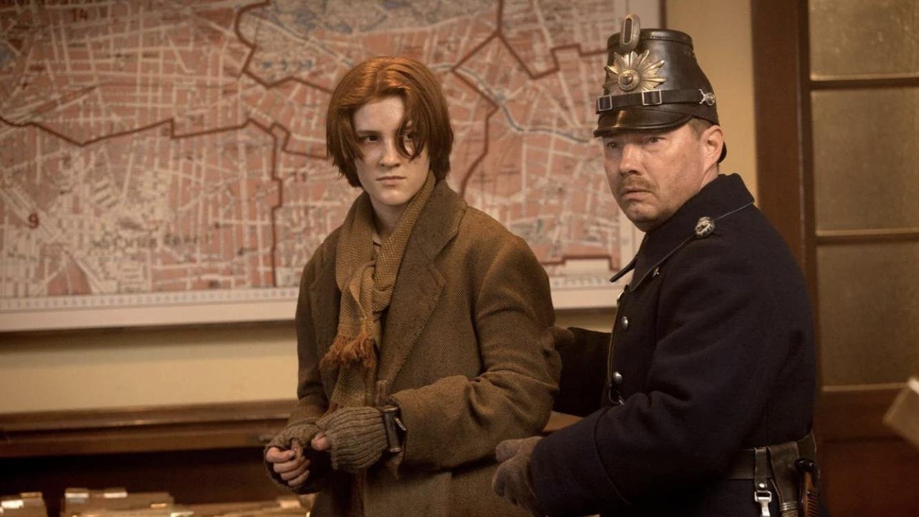 Кадр 2 з Вавилон - Берлін 2 сезон