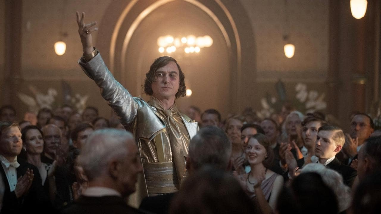 Кадр 4 з Вавилон - Берлін 2 сезон