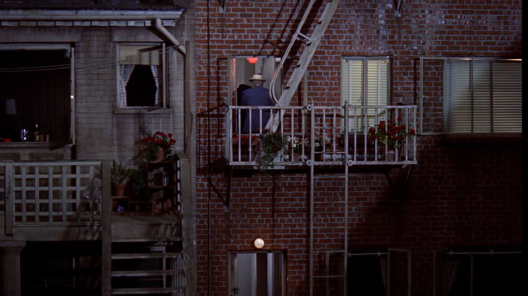 Кадр 3 з Вікно на двір