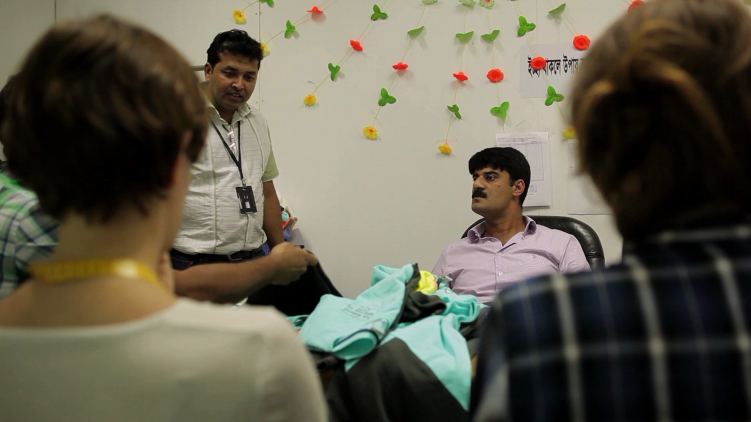 Кадр 4 з Вийшло з моди