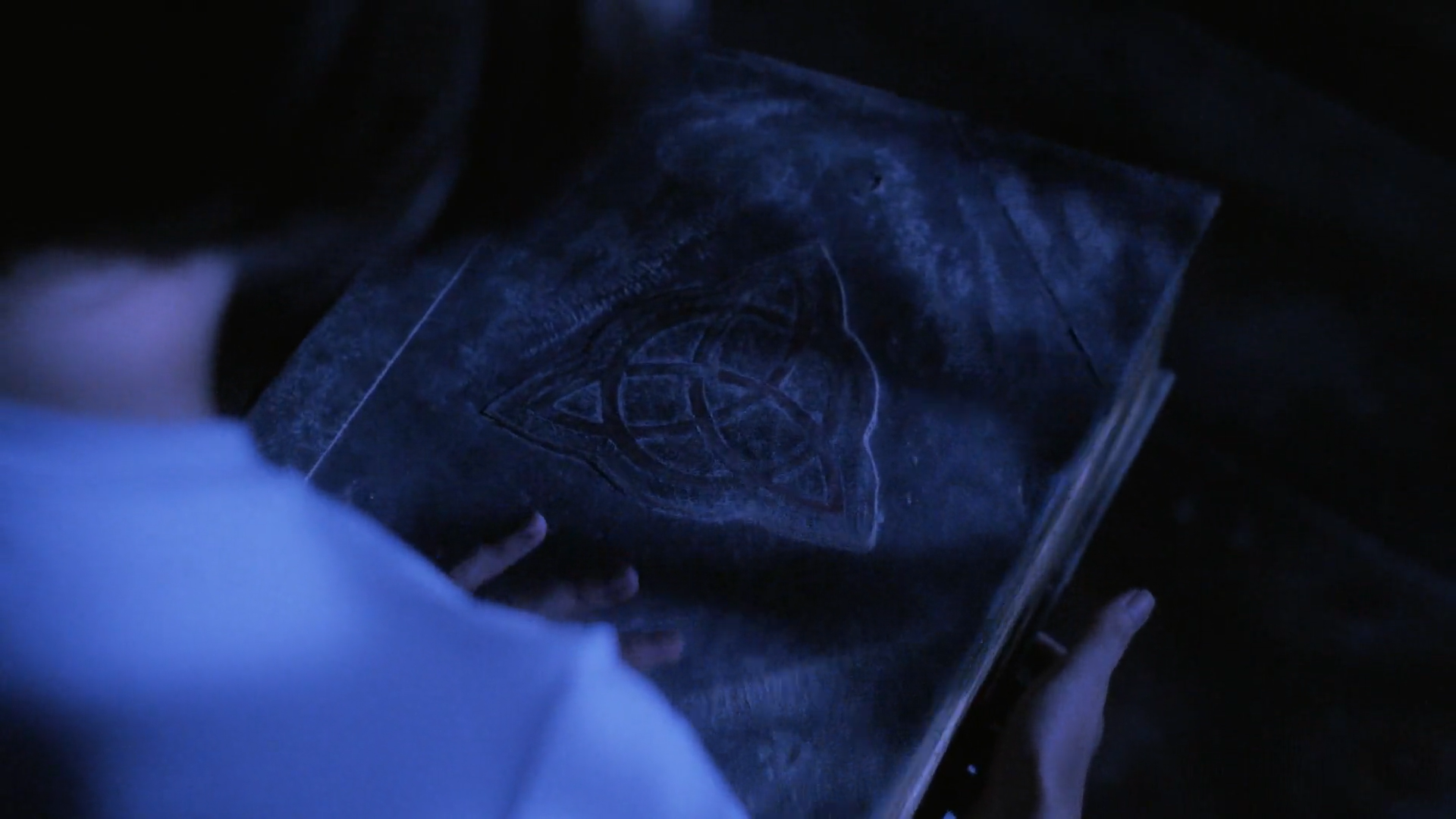 Кадр 3 з Всі жінки відьми 1 сезон