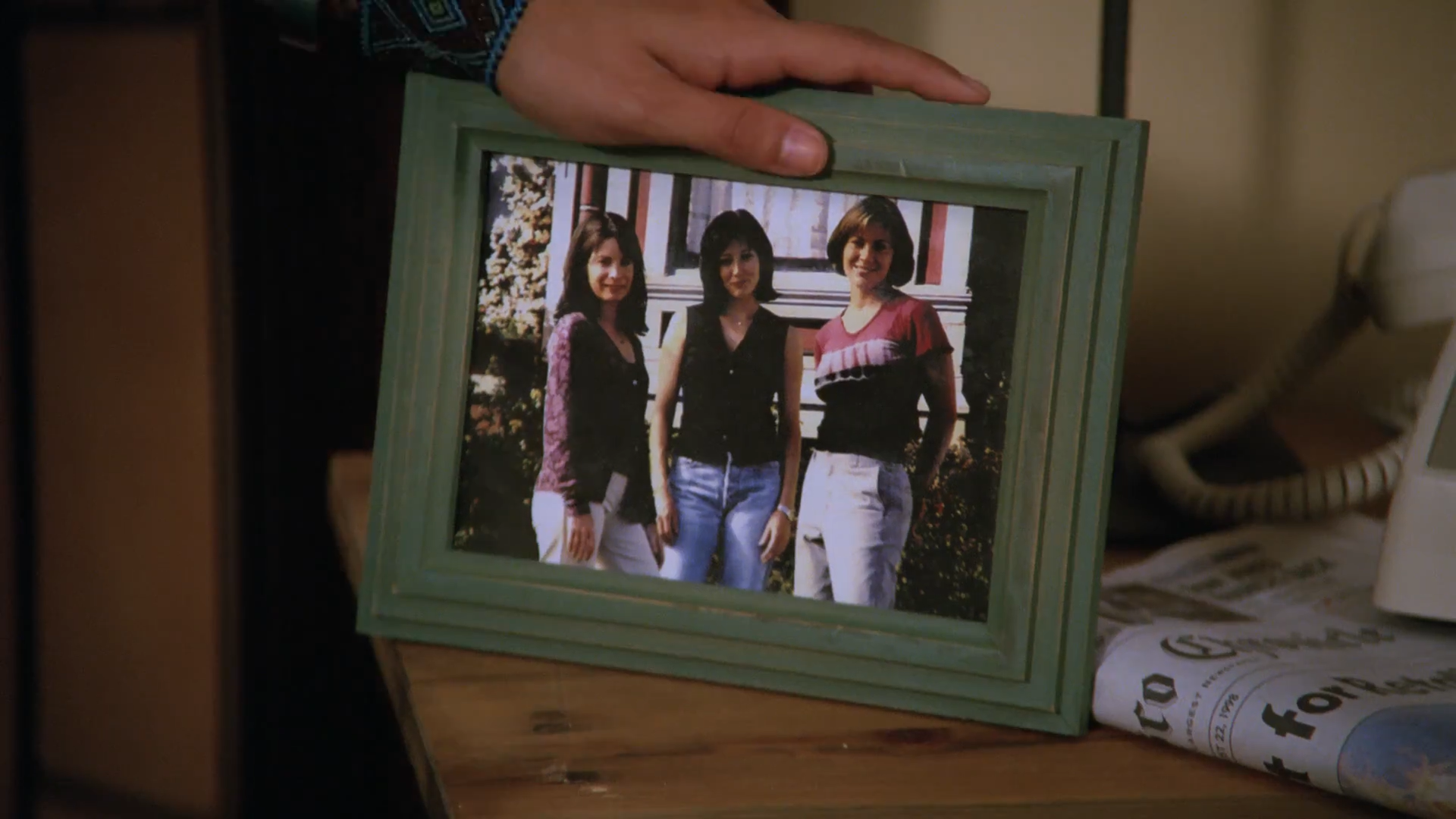 Кадр 2 з Всі жінки відьми 2 сезон